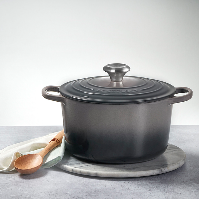 Deep Round Dutch Oven, view 5